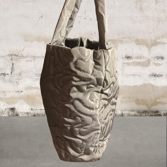 Wild Fable NWT Puffy Tote Bag in Green or Beauty Item - Picture 3 of 6